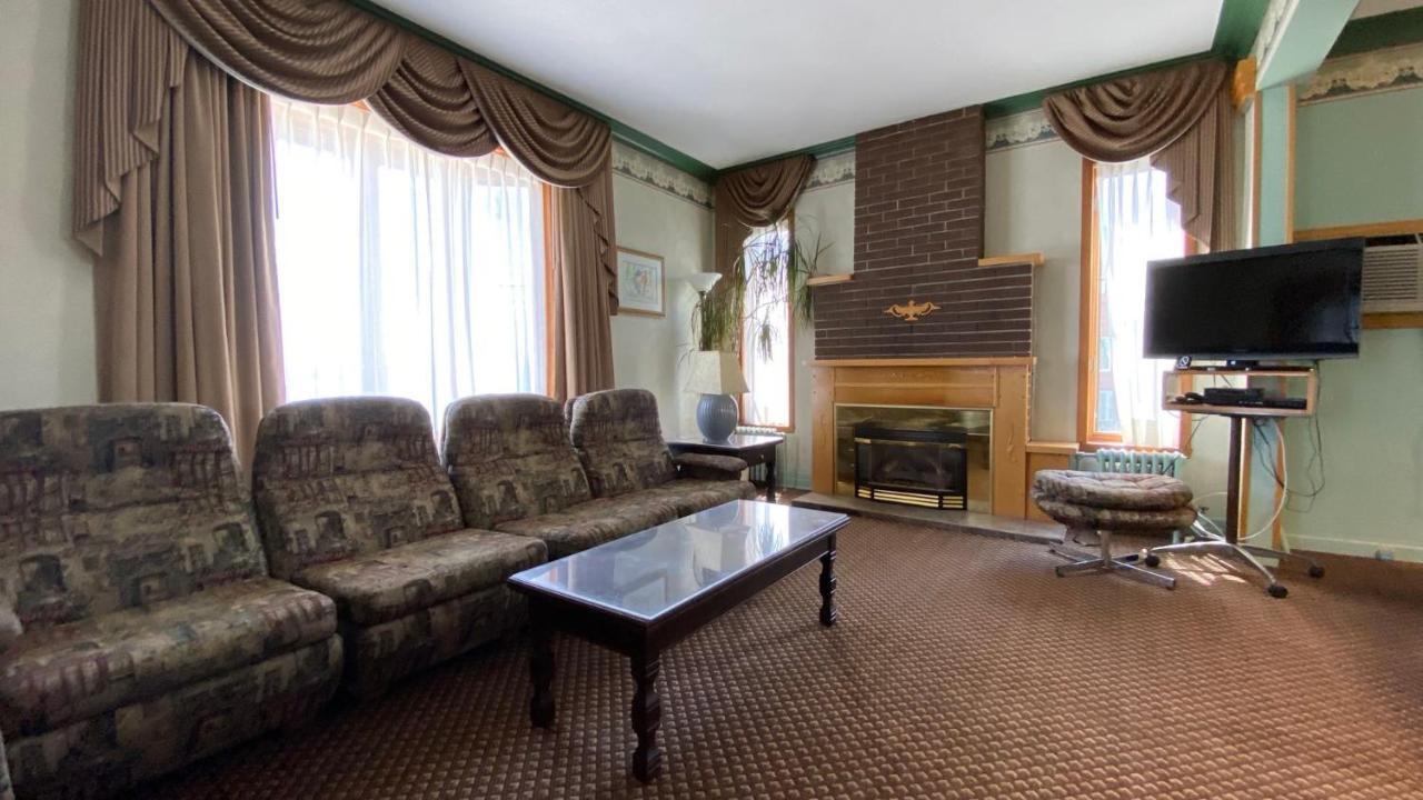 Auberge Harris Saint-Jean-sur-Richelieu Exterior photo
